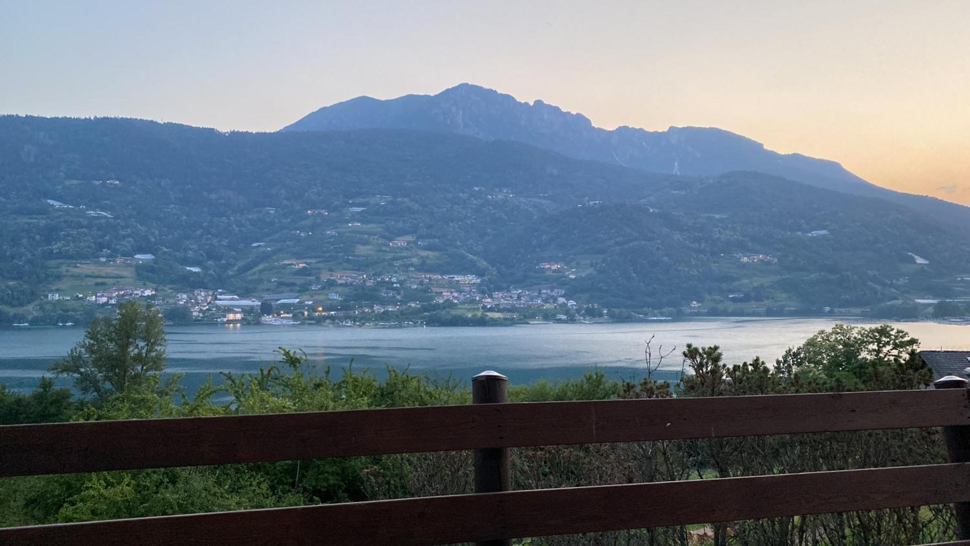 Lake Apartment Ischia Green Tenna 外观 照片